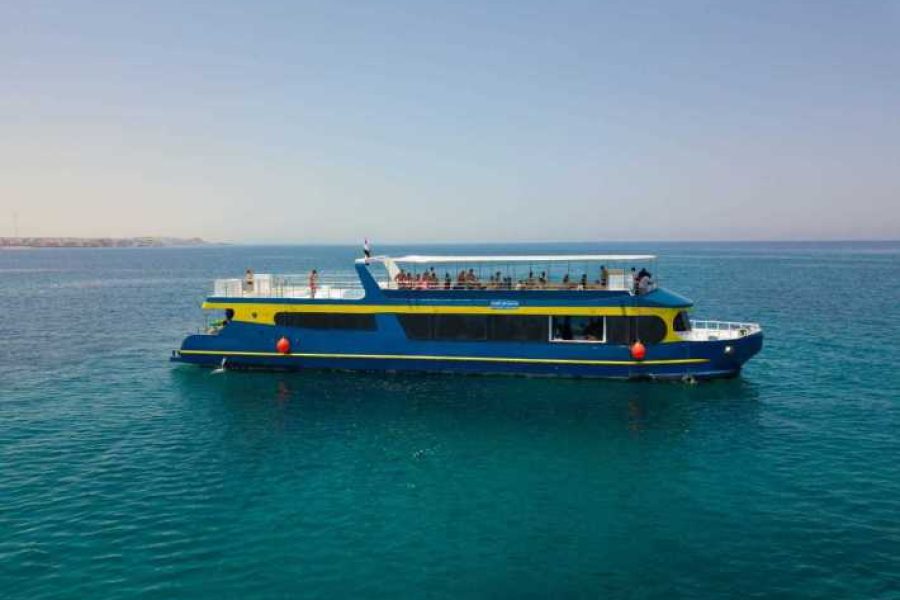Paradise Catamaran Conquest 2 Hours sea trip&Snorkeling-Hurghada